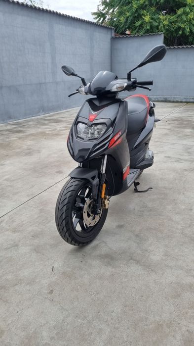 Aprilia sr 50 motard