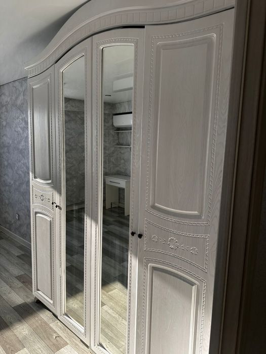 Продам шифоньер.