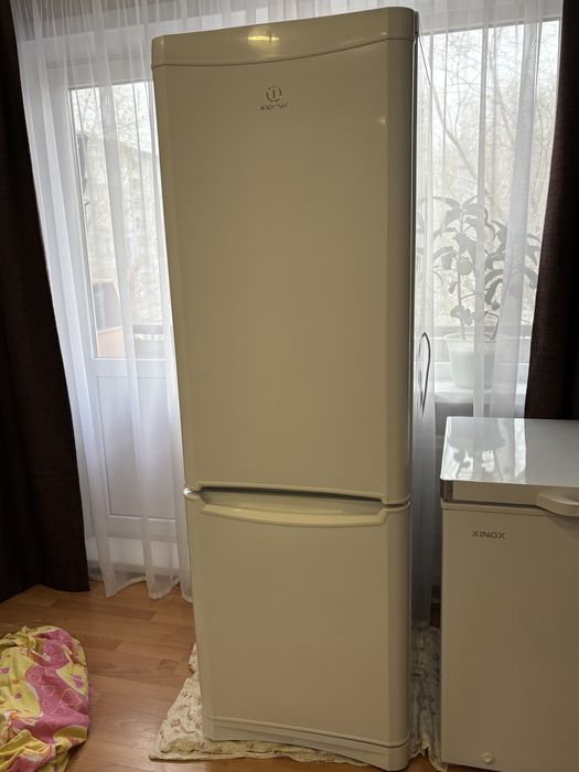 Холодильник INDESIT