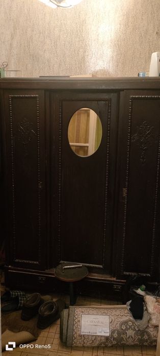 Продам старинный шкаф 30.000