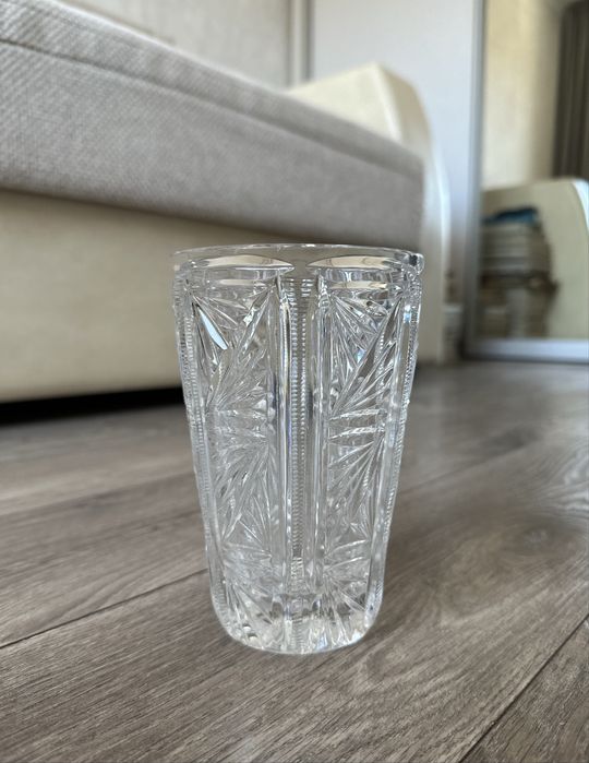 Продам хрустальные вазы