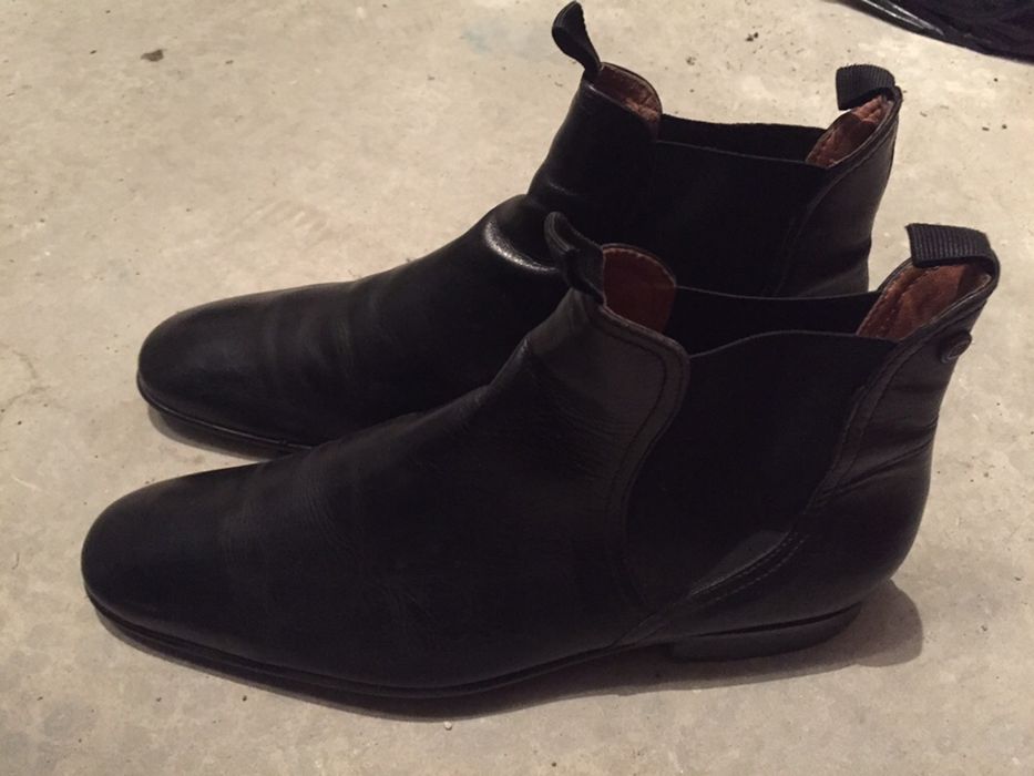 Продавам мъжки боти Bata и Tommy Hilfiger