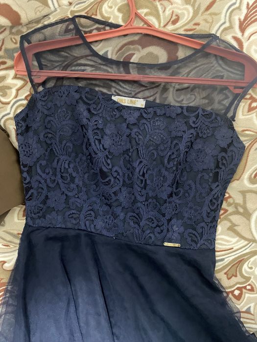 Женские нарядные платья