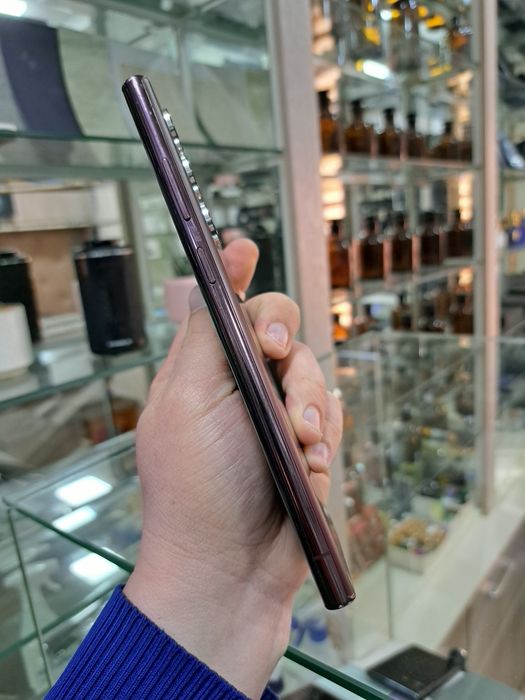Samsung S22 Ultra xotirasi 12/256GB