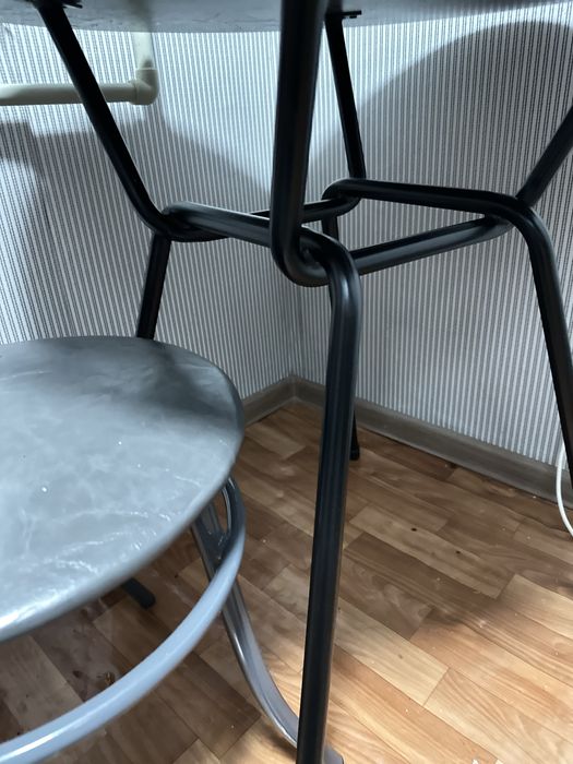 Продам    кухонный стол