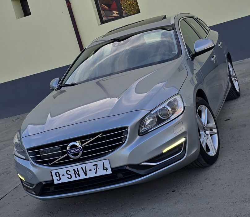 Volvo V60 Plug-In Hybrid * Summum * AWD * 4x4 * Automat