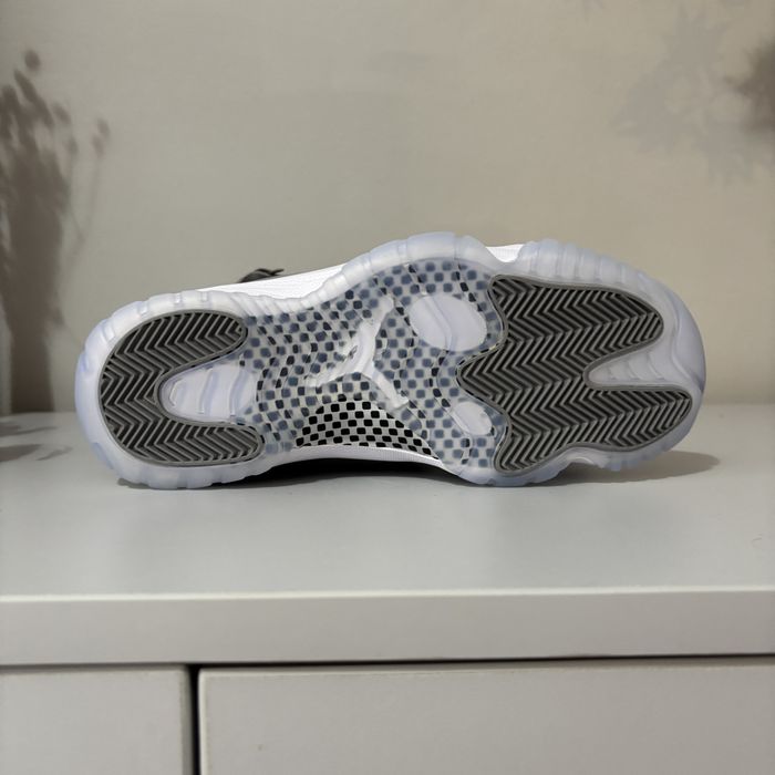 Air Jordan 11 [42;43]