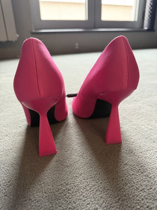 Обувки цикламени - Зара