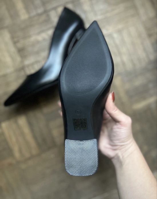 Pantofi cu toc noi