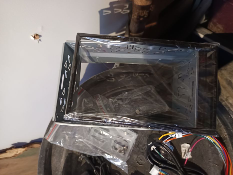 Cabluri și carcasa navigatie