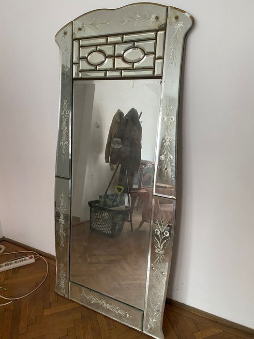 Oglinda veche interbelica