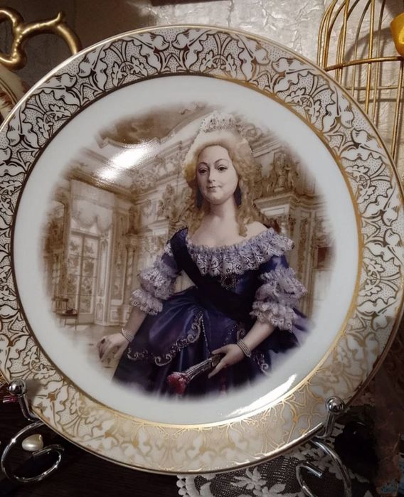 Тарелка фарфор настенная  чешского производства Leander.Чешский фарфор