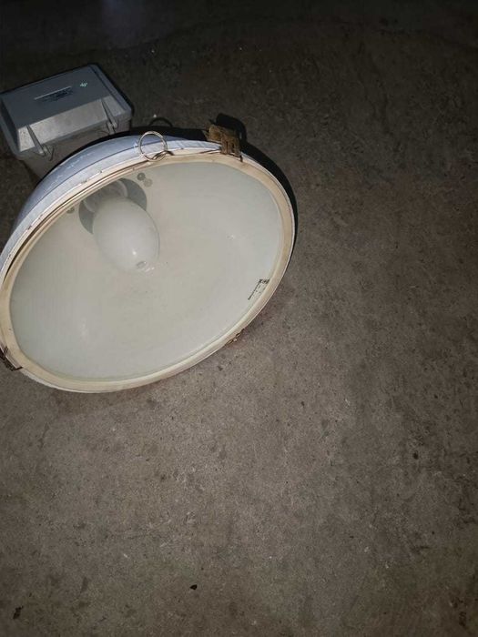 Продам светильники 8шт