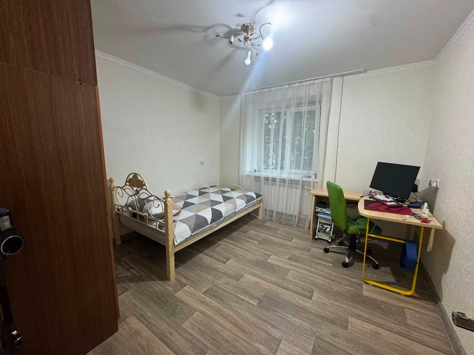 Продам  2х к. квартиру  на 8 мкр