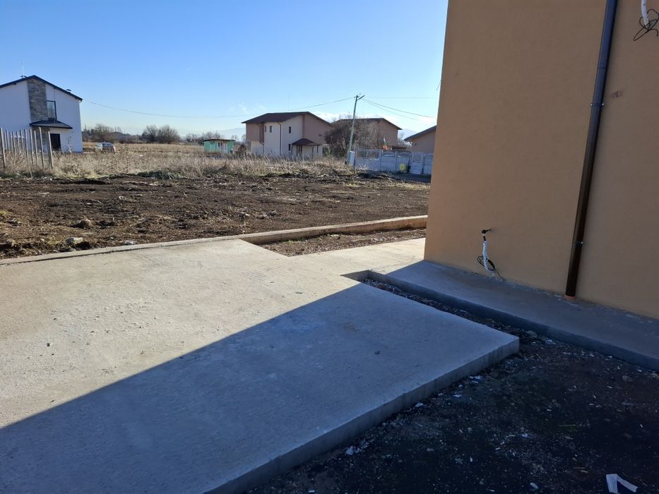 Къща в село Голяновци