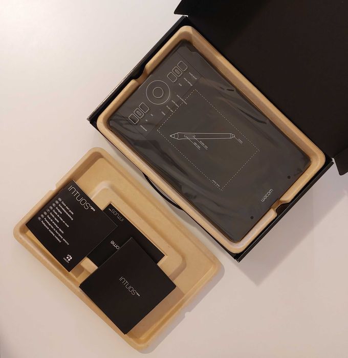 Tableta grafica Wacom Intuos Pro S, Bluetooth, Negru - nefolosita/noua