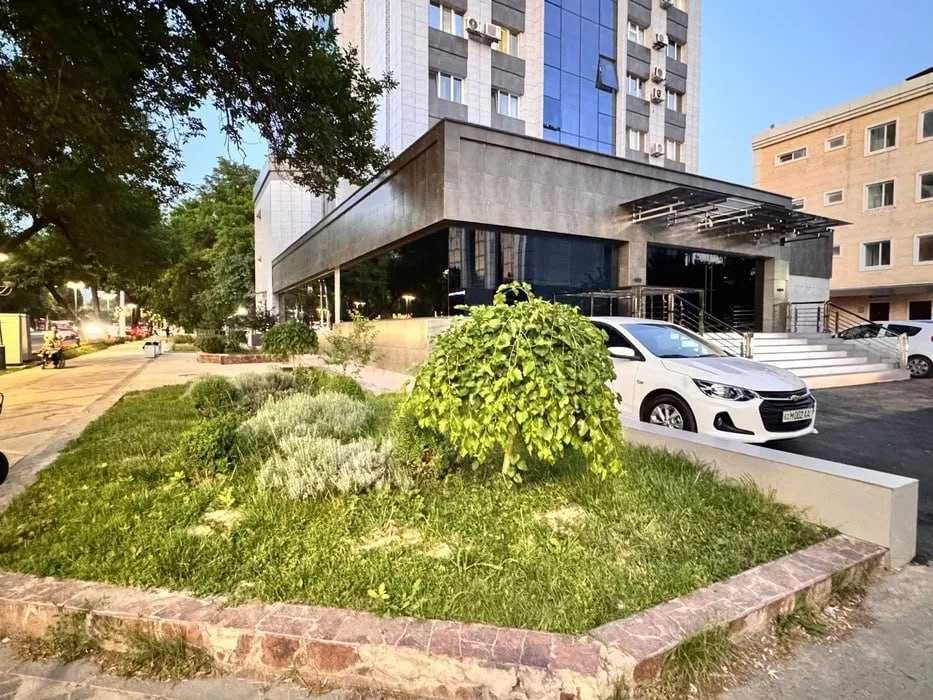 Продаётся коммерческое здание на первой линии | Нукусская | 910 м²