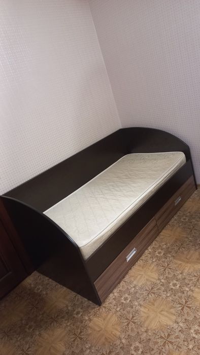 Продам кровать б/у