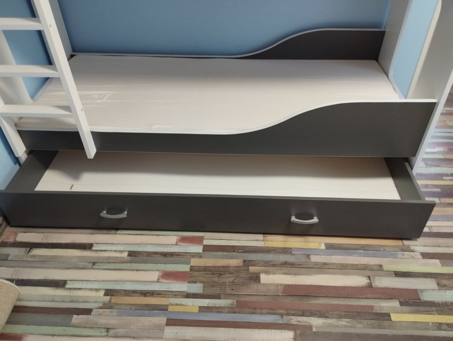 Детско двуетажно легло