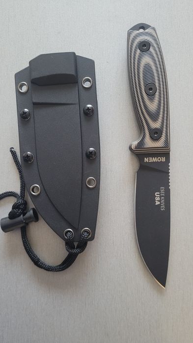 Cuțit solid pentru activități outdoor (drumeții,  camping, etc)