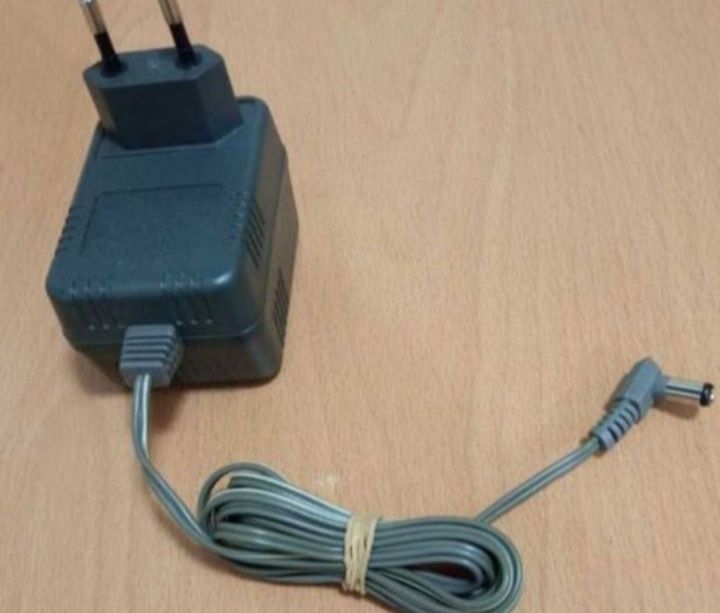 Vând Alimentator Panasonic 6V   500mAmperi