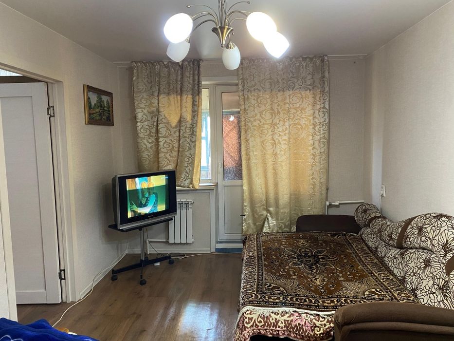 Продам 2 комнатную на цемпос.