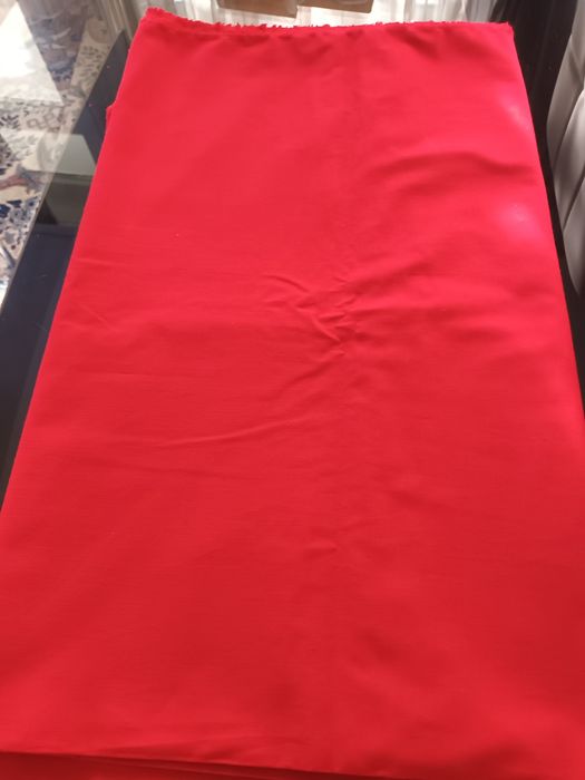 Платове за дамски костюм и др платове,качествени за чаршаф и перде