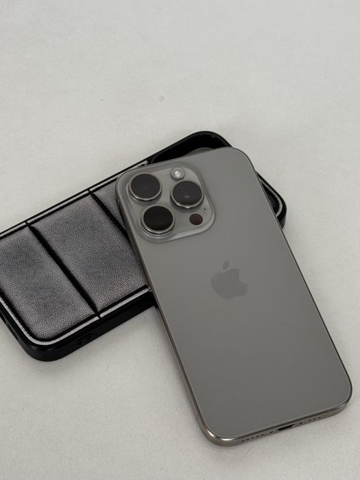 Продам айфон 15 про