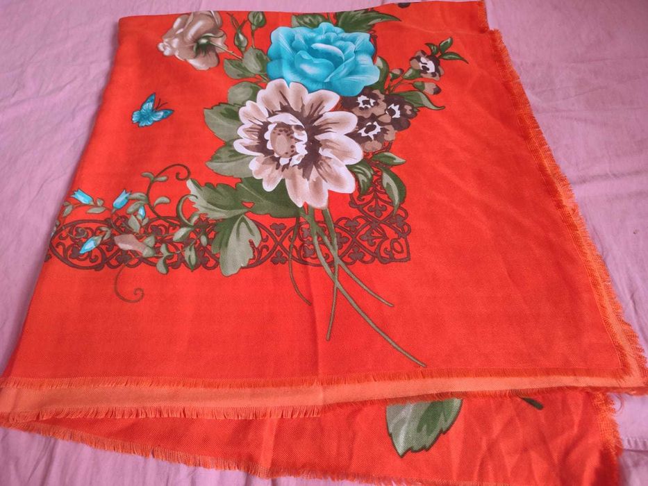 Разные платки или шарфы новые