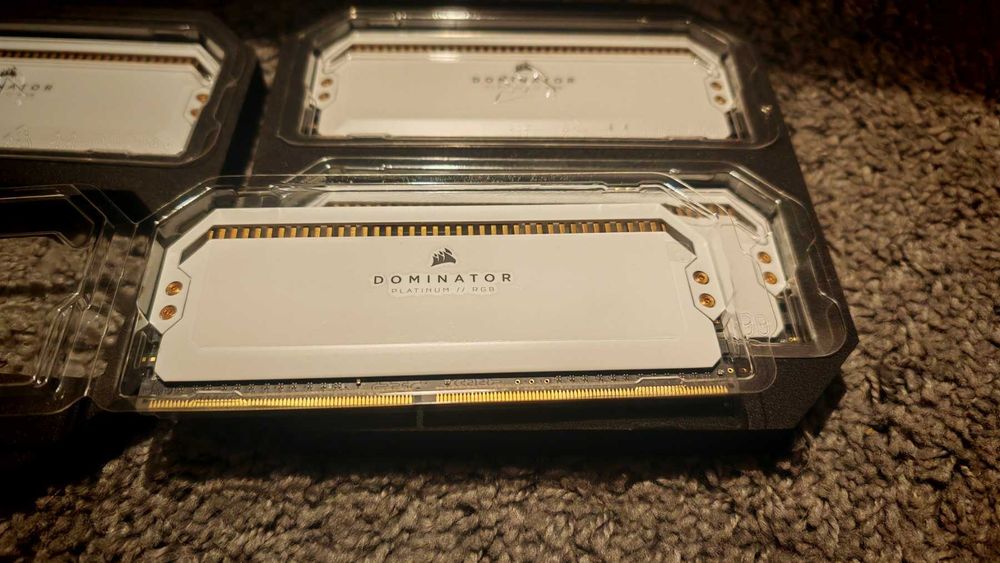Рам памет Corsair Dominator White RGB 4x8GB 32GB DDR4 3600Mhz