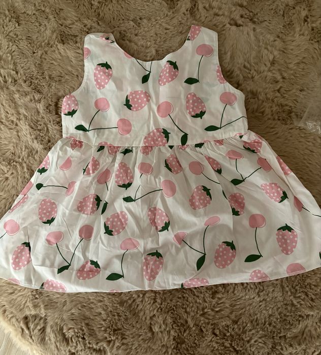 Яркое детское платье