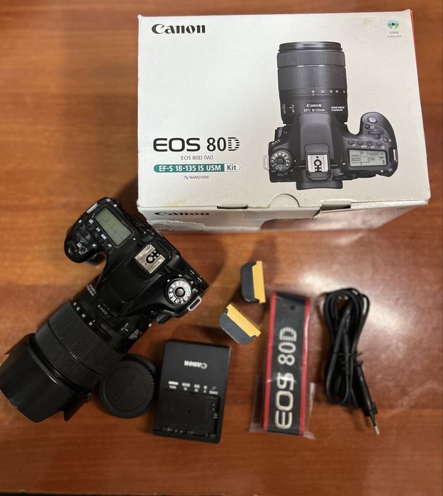 Canon 80 D sotiladi Bir qo'l ishlatilgan holati a'lo