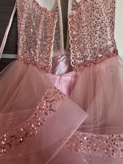 Бална рокля от две части