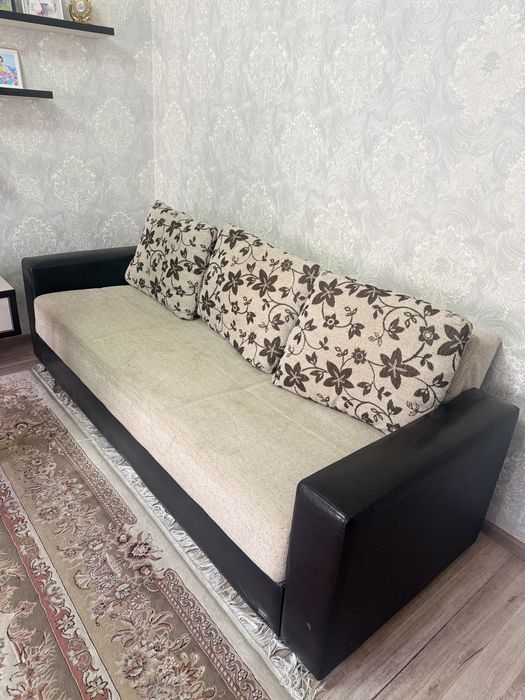 Диван б/у (Российская)