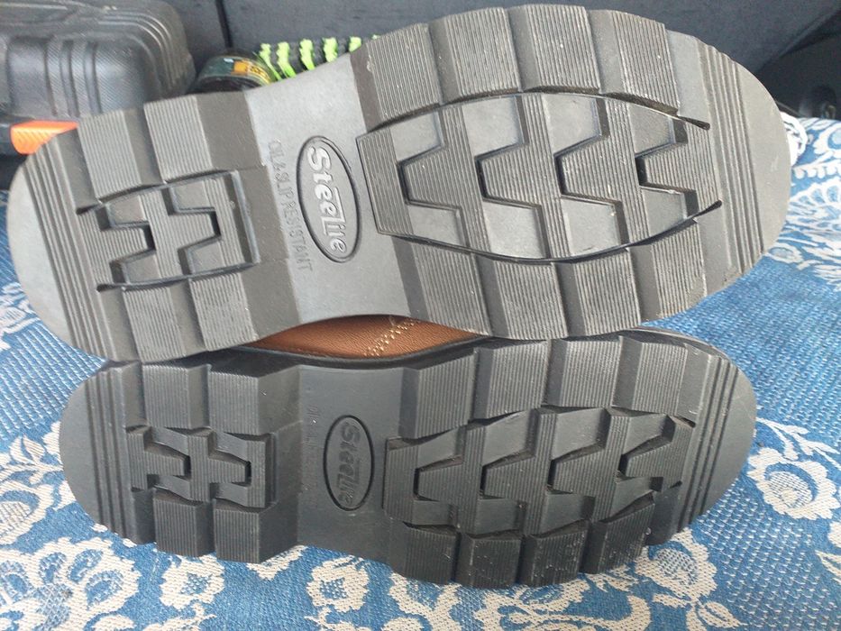 Продам сапоги рабочие,  новые, р-р 38.