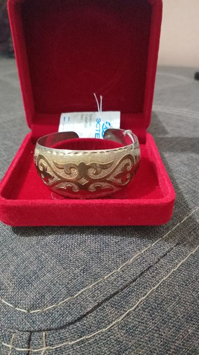 Продам новый серебряный блезик