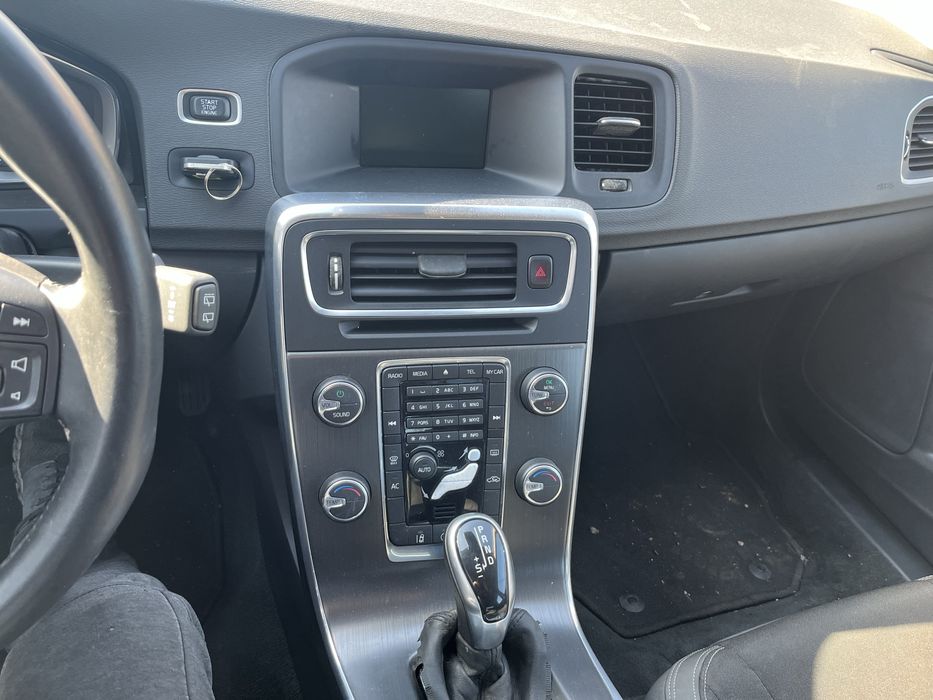 Volvo V60 НА ЧАСТИ 2.0D