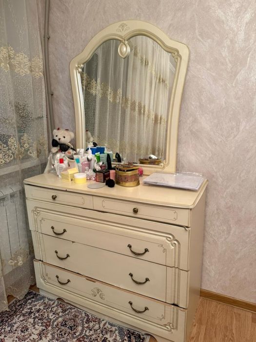 Срочно продается спальный гарнитур