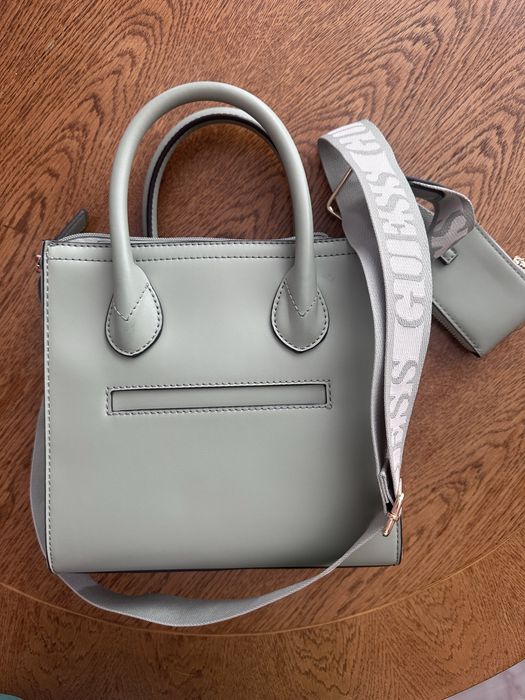 Чанта Guess от кожа