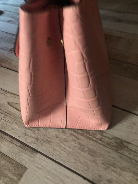 Елегантна чанта от естествена кожа