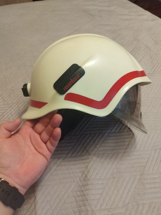 Пожарникарска каска