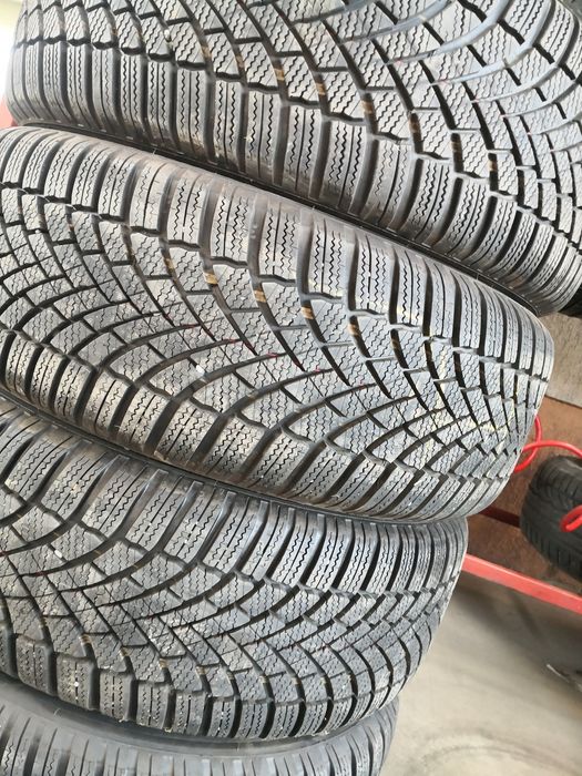 225 40 18 цола гуми като нови Bridgestone dot 24 2 броя