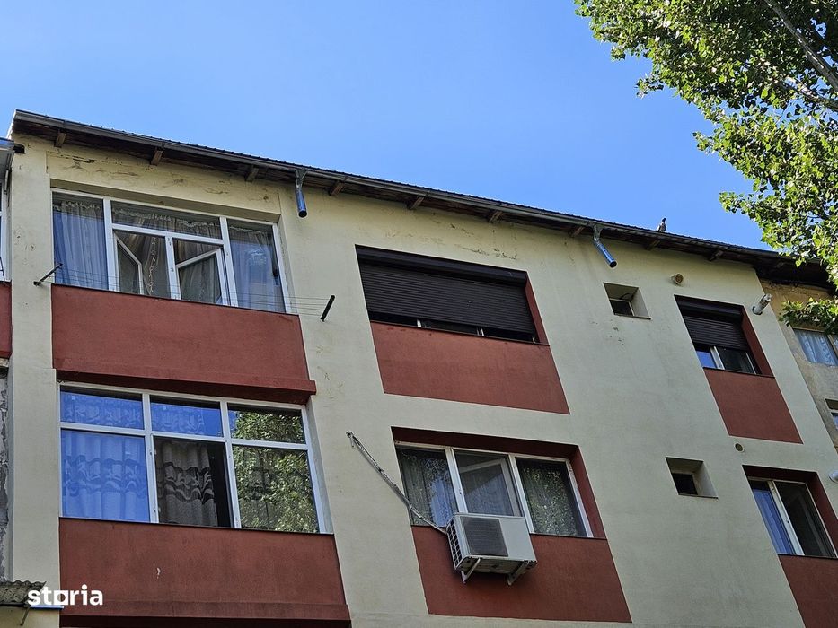 Vand ap cu 2 camere str. Borcea