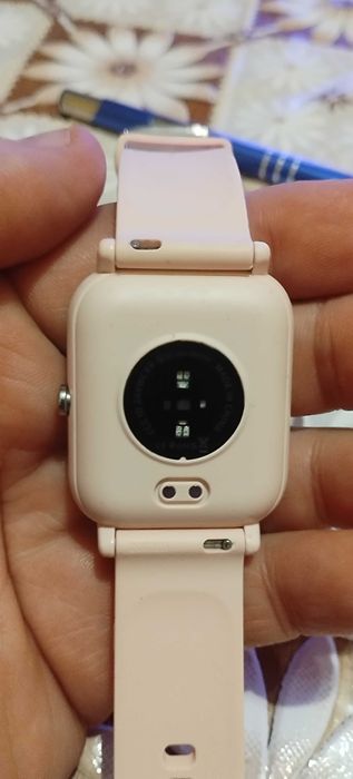 Продавам нов дамски смарт watch Blackview R3.