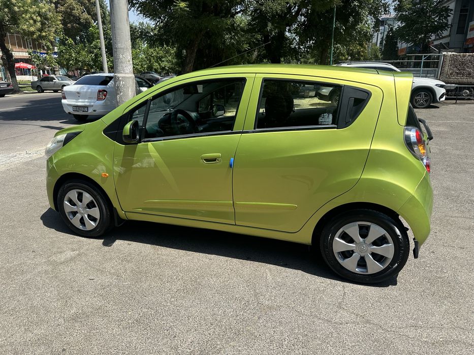 Spark 2012 zavod aftamat 233000 km