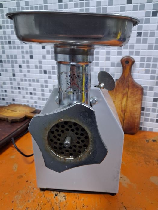 Мясорубка промышленая