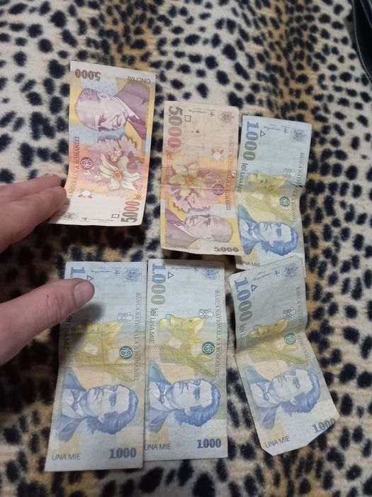 Bani vechi de vanzare
