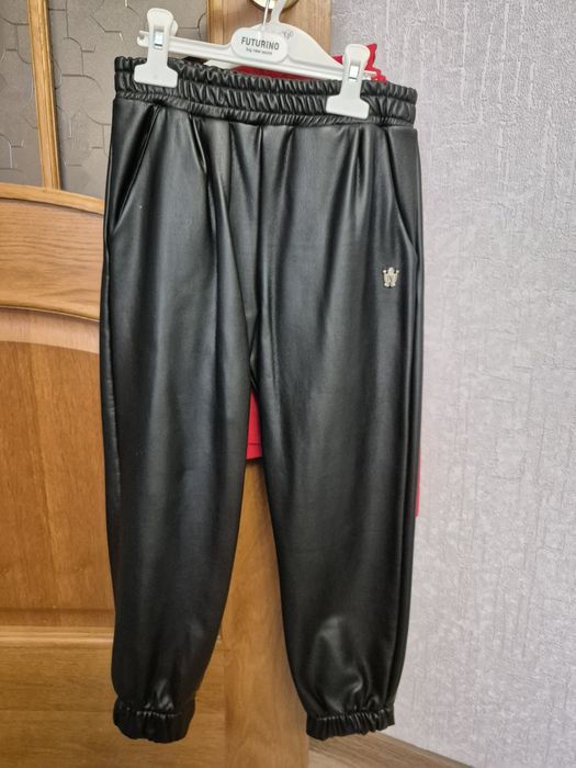 Костюм , кофта +штаны.