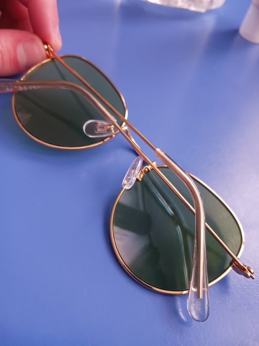 Vând ochelari de soare