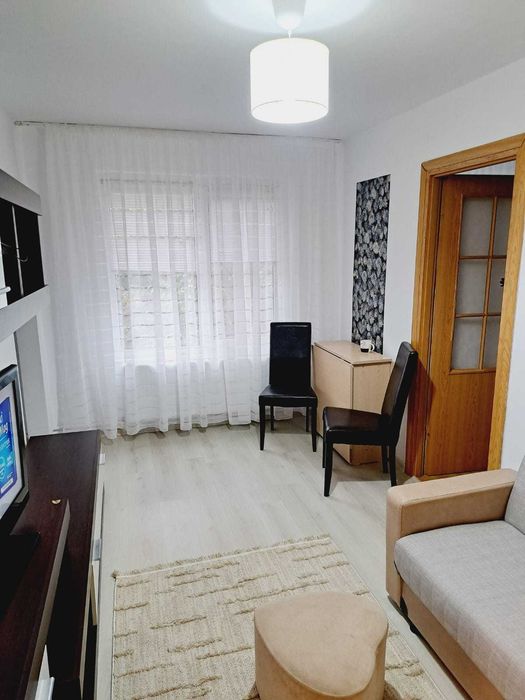 Apartament 3 camere (Semidecomandat)